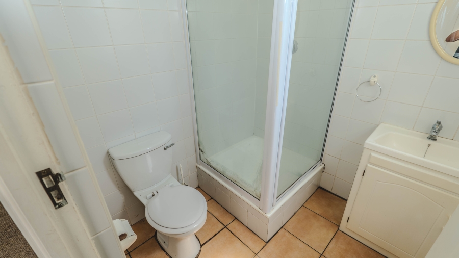 2 Bedroom Property for Sale in Uitzicht Western Cape